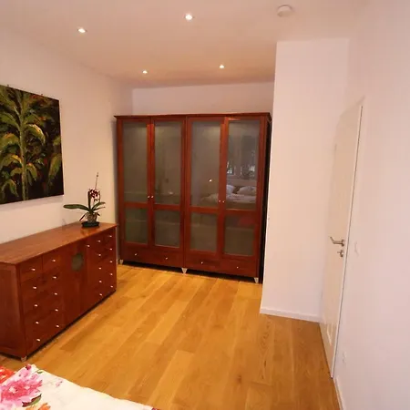 Apartment Am Josephsplatz 125 M2 *