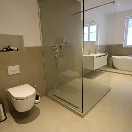 Apartament Am Josephsplatz 125 M2 *
