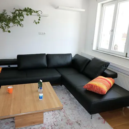 Apartment Am Josephsplatz 125 M2 *